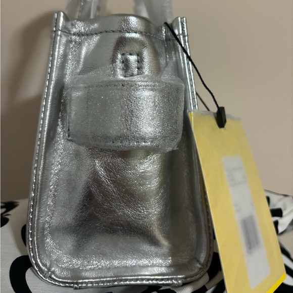 Marc Jacobs The Tote Bag Mini/Crossbody in Metallic - Picture 4 of 4